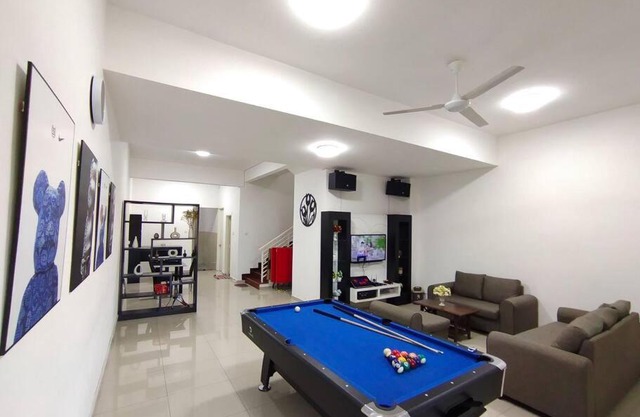 No 70 Sunlight Homestay 4R3B - 24 Pax, Karaoke