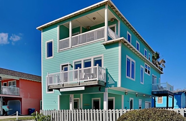 No Agenda Hacienda | Pool, Boardwalk to Beach!