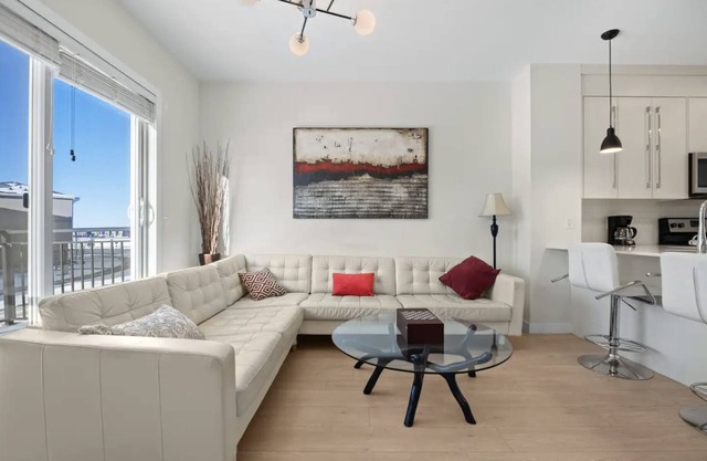 No Cleaning Fees | Lux 4 Bedroom | Near Airport
