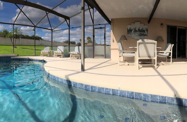 NO vecinos posteriores, piscina privada soleada, sala de juegos, 5 estrellas, cerca de Disney, WIFI