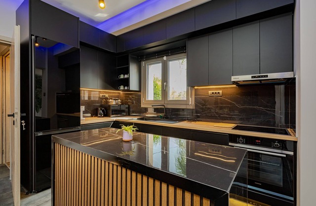 Noir Residence
