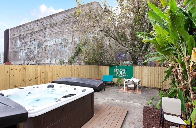 NOLA Chic 5BR Retreat w/Hot Tub in the City