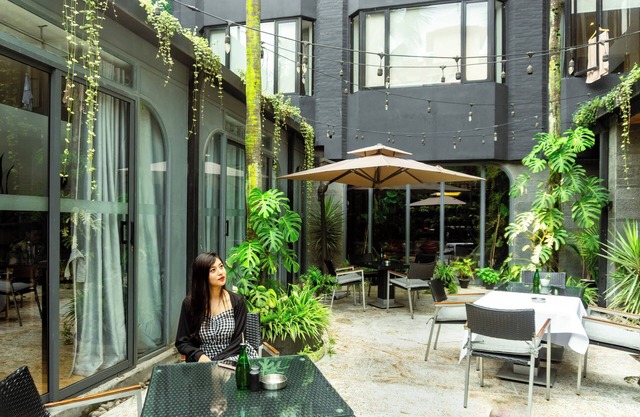 Nomad Hotel