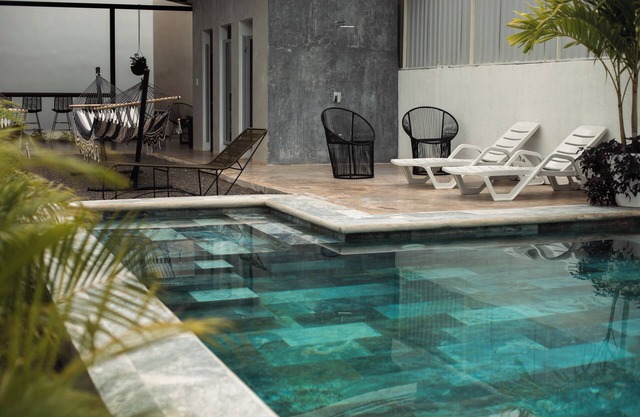 Nomad Living CR