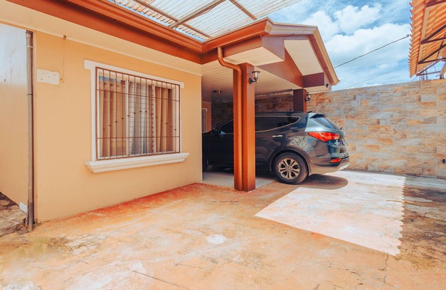 NOMADS IDEAL, COZY VILLAGE IN LA FORTUNA, GATED PARKING