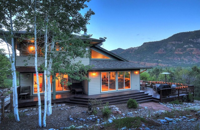 Casa para no fumadores con vistas increíbles! 1 milla N. de Durango con bañera de hidromasaje y aire acondicionado