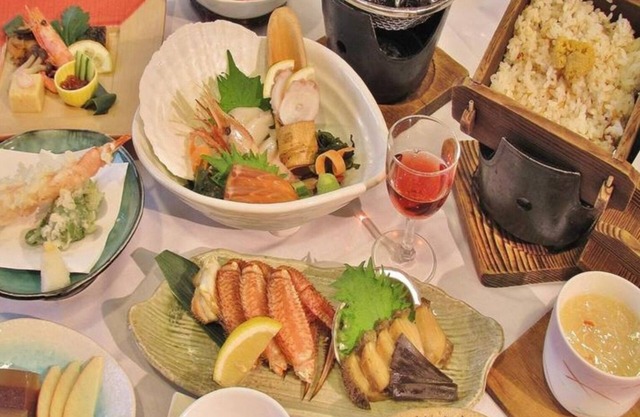 Nonsmoking JapaneseWestern room breakfast and / Rishirigun Hokkaidō