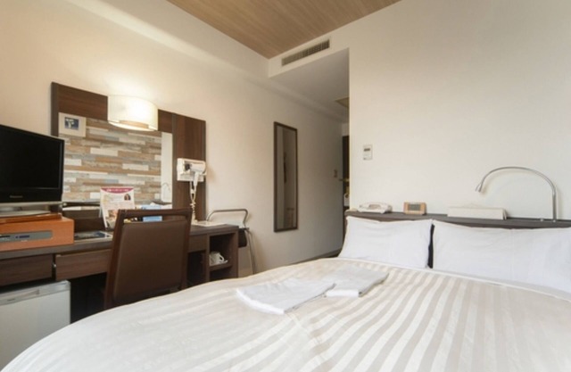 Nonsmoking Semidouble room Free breakfast / Tosu Saga