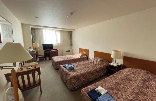 Nonsmoking Westernstyle triple room in the main building 2 meals included plan / Rishirigun Hokkaidō