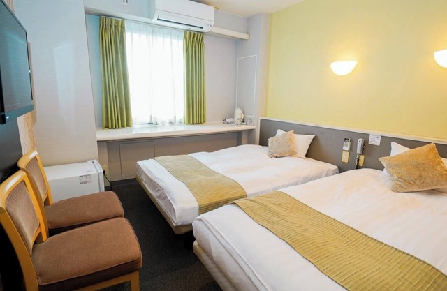 NonsmokingTwin corner room 5 minutes walk fr / Okayama Okayama