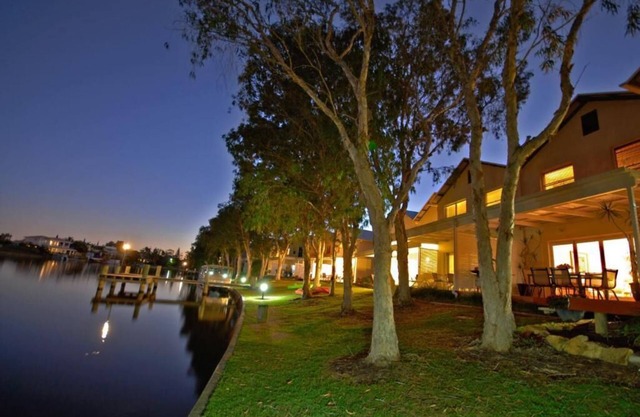 Noosa Entrance Waterfront Resort