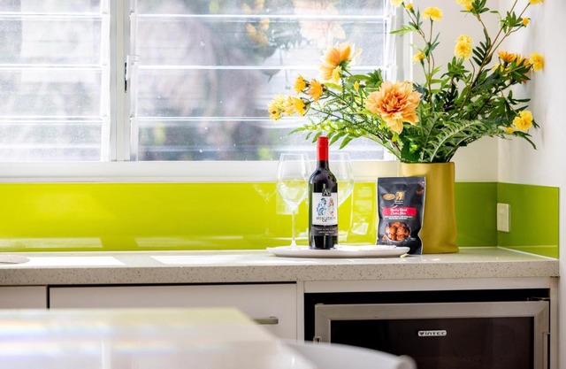 Noosa gem! Walking distance to cafes - shops - Sunshine Beach and dog Beach