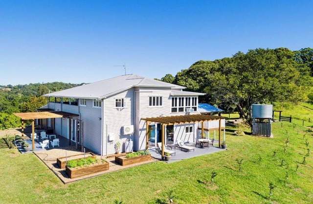 Noosa Hinterland Luxe Farm House - Kin Kin - Pets $ Events allowed!