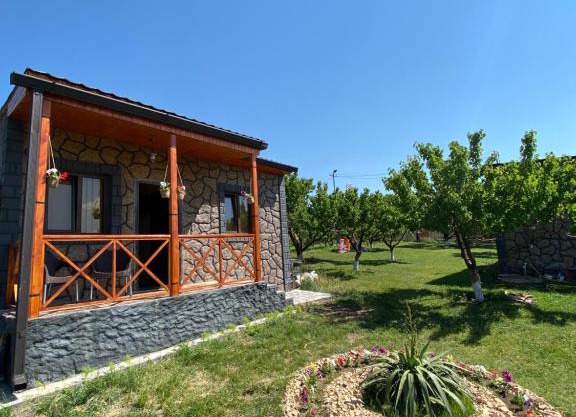 Noravank L-and-L