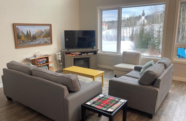 Nordegg Retreat - rest and unwind in the mountains or go on adventure !