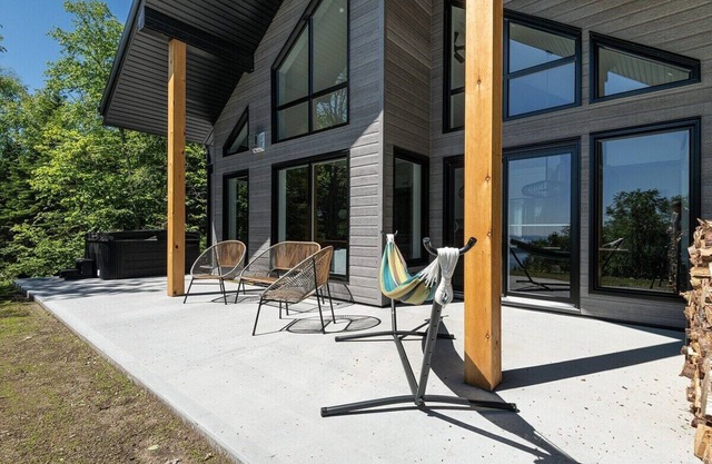 Nordik Emma 157: Riverfront Bliss & Spa Sanctuary