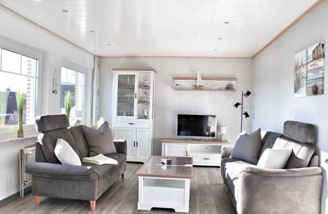 Nordsee Anker Unsere moderne 87 qm Ferienwohnung mit zwei Schlafzimmer in Norden Ortsteil Ostermarsch