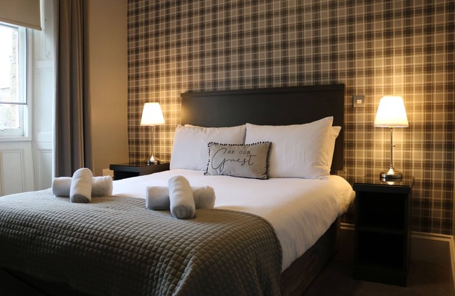 Norfolk Arms Hotel