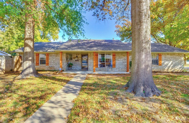 Norman Home w/ Fenced Yard & Grill: 1 Mi to OU!