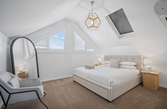 Norman's Rest - modern 5-bedroom home in Wagga