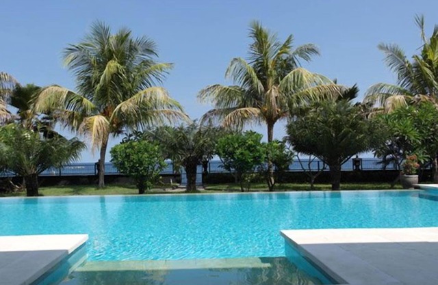 Villa del norte de Bali frente a la playa. 10 invitados.