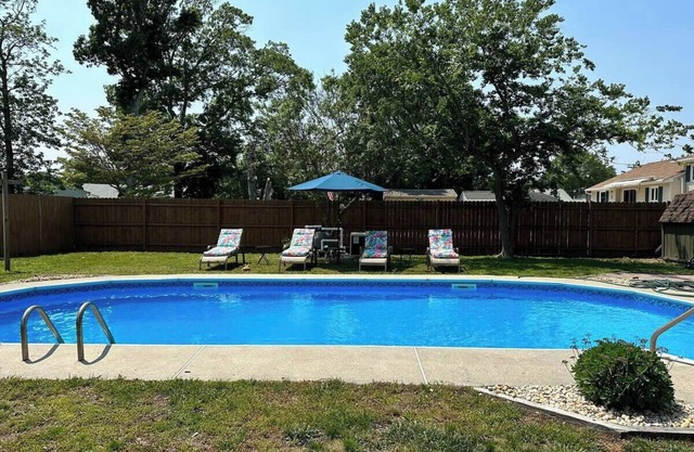 North Cape May Paradise! Pool, Outdoor Bar, Pet Friendly!