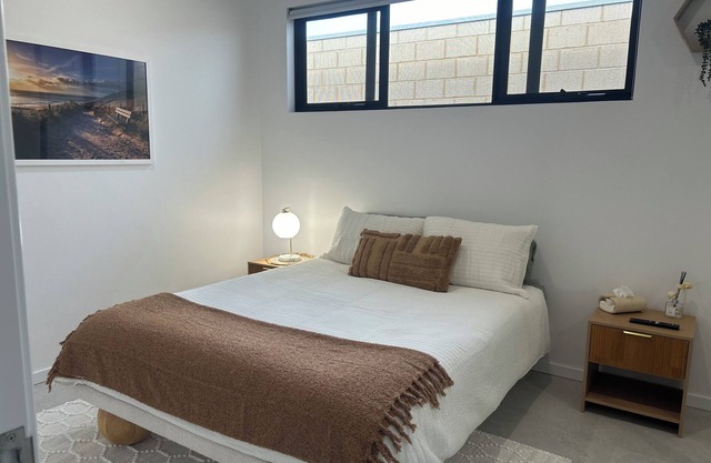 North Coogee 2x2, 850m to the Beach, 8min drive to Fremantle.