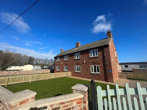 North Cottage 2