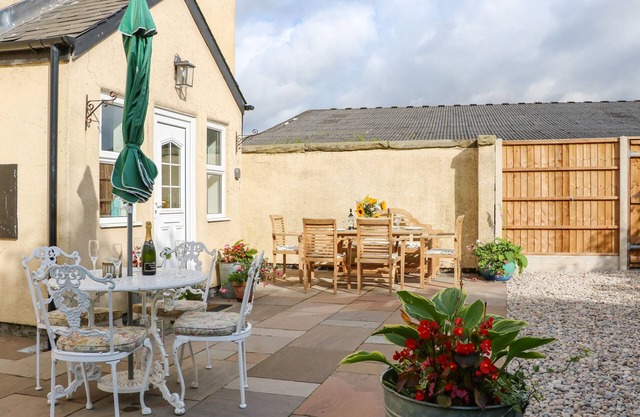 NORTH FARM, pet friendly, with open fire in Sedgefield, County Durham