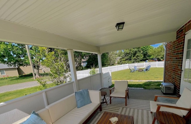 North Fork Getaway House Sleeps 6-8