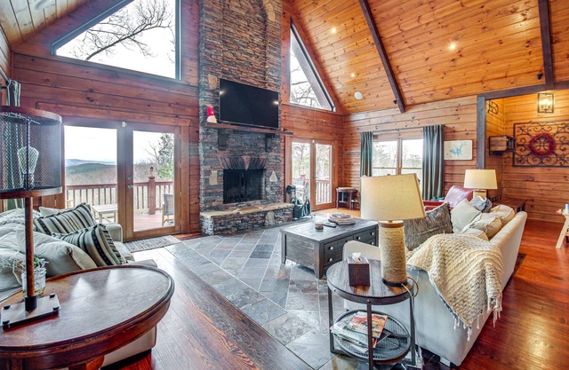 North Georgia Log Home w/ Long Range Views