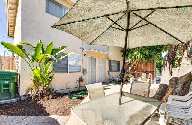 North Hollywood Home ~ 3 Mi to Universal Studios!