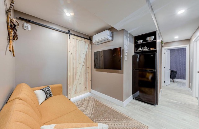 North House - Beautiful Vieux 2 Bedroom Apt