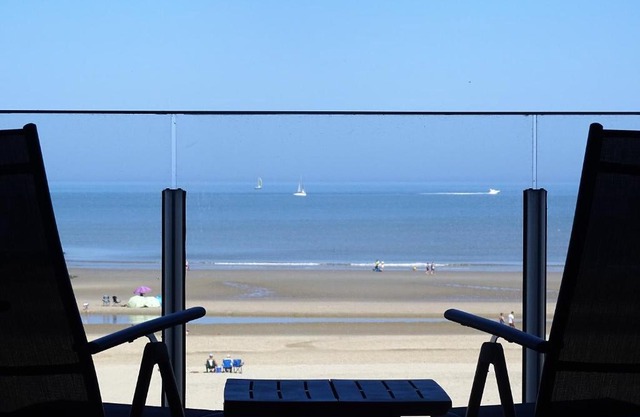 North Sea View studio with parking