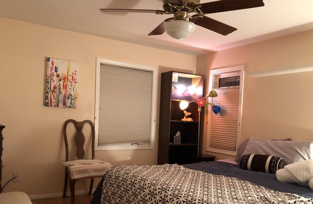 North Seattle single family spacious house - easy commute close to Downtown