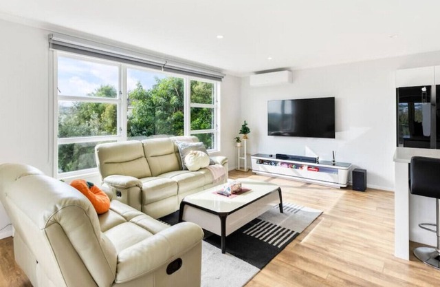 Perfect 3BR in the Bays w Views | WiFi | Netflix