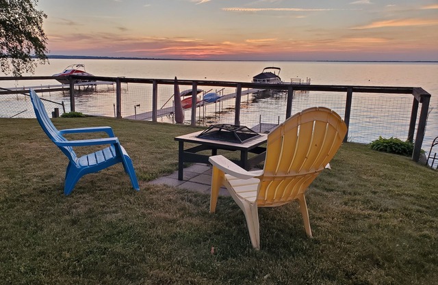North View Cabins #3 - 2Bed/1Ba Waterfront Cabin on Houghton Lake!