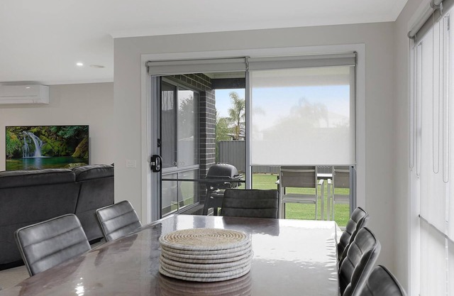 North Warrnambool Retreat - Well appointed 4 bedroom, 2 bathroom house in North Warrnambool.