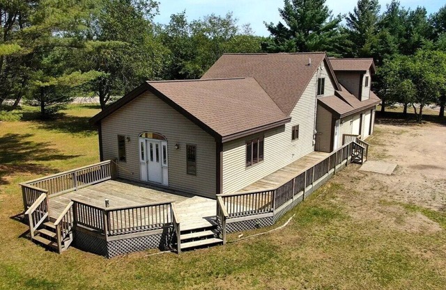 Northern Blessings - LARGE, PRIVATE, AND COMFORTABLE!