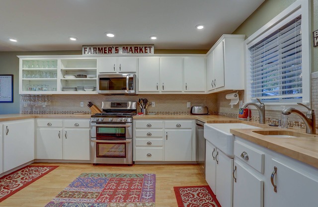 Northern Lights 3 Bedroom Home by RedAwning