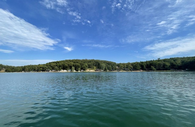 Northern MI Lake Cottage Getaway