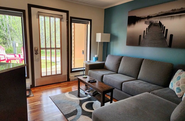 Northern Michigan Retreat- Upscale finishes +Prime location-close to LAKE's