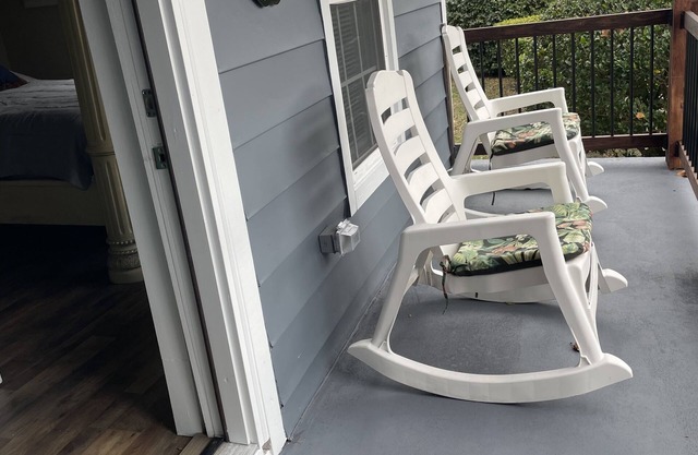 Northside Bungalow / Brooklyn Arts 🎭 District