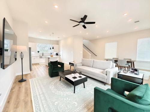 Northside Retreat - Chic 3 BDR Pet Friendly