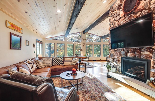 Northwoods Cabin w/ Lake Access & Boat Dock