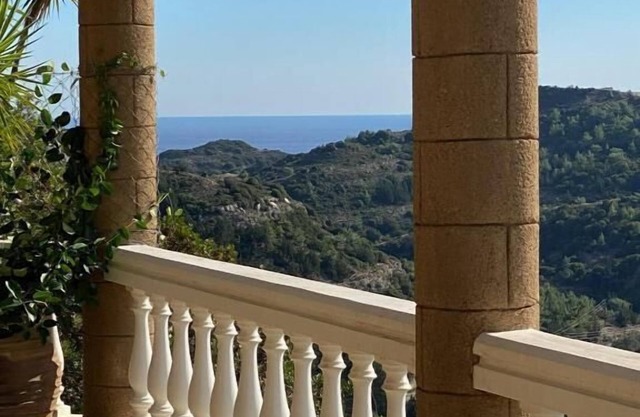 Nostrana Village