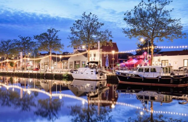 This studio is a 1 bedroom(s), 1 bathrooms, located in Tilburg, .