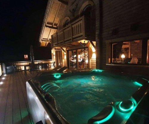 Nouveau Chalet M.META 12 pers sauna,jacuzzi,billard