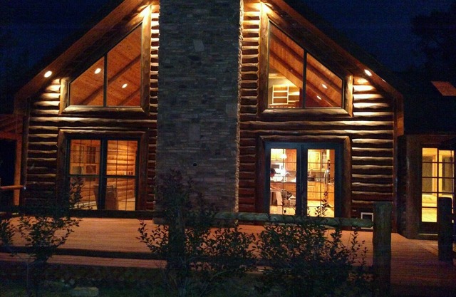 Increíble cabaña personalizada! Reserve 3 noches, 4ta noche con descuento!