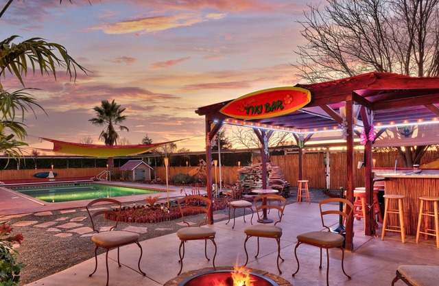 NOW ON VRBO! Hearts Place - Victorian Vacation
